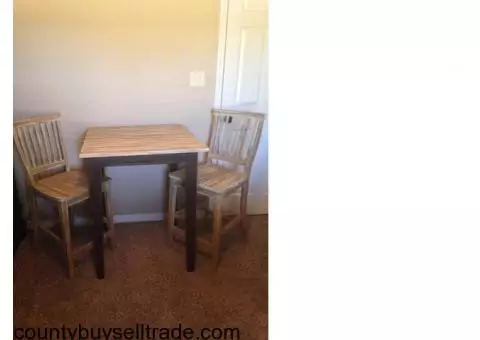 Pub table w/2 stools